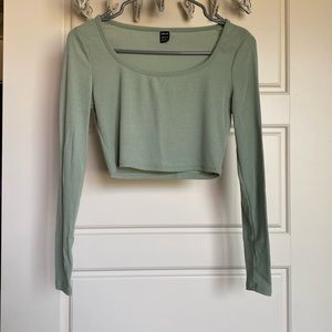 LONG SLEEVE CROP TOP